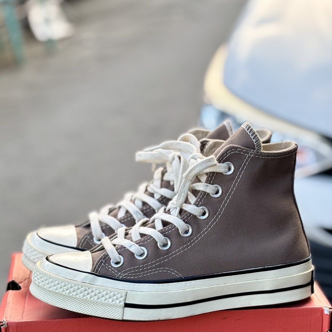 Converse Chuck Taylor 70s High Top Brown (Category: Sneakers) located in San Fernando. Submitted by kickslocker (Listing ID 1467207882, Image 2). Description: - Brand: Converse Chuck Taylor 70s High Top - Color: Brown with white laces - Size: Men's 5.5 / Women's 6.5 (22.5cm) - Condition: Excellent, minimal wear on soles, crisp treads - Inclusions: Comes with original red Converse shoebox - Environment: Clean, smoke-free home.