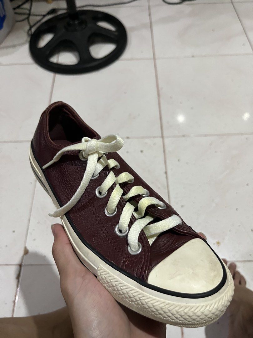 Converse Chuck Taylor (Brown Leather) (Category: Casual Shoes) located in Manila. Submitted by aj.2314 (Listing ID 1467341671, Image 1). Description: .