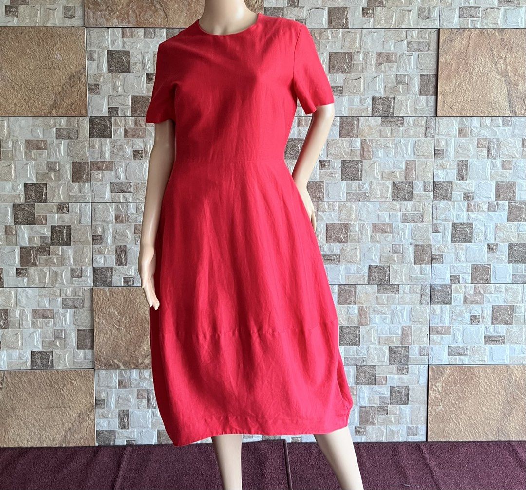 COS - VIBRANT LONG DRESS (Category: Dresses) located in Bacolod City. Submitted by timelessbyjosh (Listing ID 1467247372, Image 1). Description: BEST FOR CASUAL & FORMAL OUTFITS SIZE : 38 ACTUAL COLOR : RED COLOR RATE : 9. 5 OUT OF 10 CONDITION : EXCELLENT MATERIAL : 87 % COTTON & 13 % SILK ( SHELL ) & 100 % COTTON ( LINING ) MADE IN : TURKEY FLAWS : NONE DIMENSIONS LENGTH - 44 ( FRONT ) & 47. 5 ( BACK ) WIDTH ( ARMPIT TO ARMPIT )- 17. 5 WAIST - 