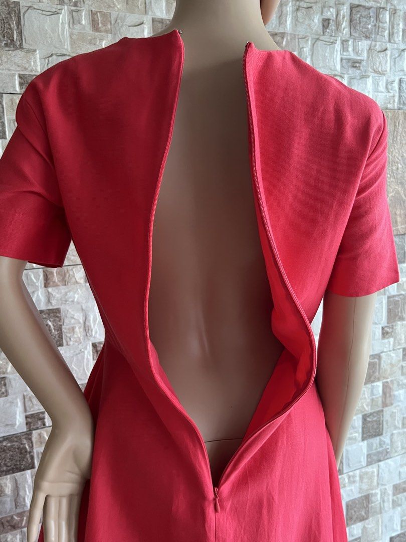 COS - VIBRANT LONG DRESS (Category: Dresses) located in Bacolod City. Submitted by timelessbyjosh (Listing ID 1467247372, Image 3). Description: BEST FOR CASUAL & FORMAL OUTFITS SIZE : 38 ACTUAL COLOR : RED COLOR RATE : 9. 5 OUT OF 10 CONDITION : EXCELLENT MATERIAL : 87 % COTTON & 13 % SILK ( SHELL ) & 100 % COTTON ( LINING ) MADE IN : TURKEY FLAWS : NONE DIMENSIONS LENGTH - 44 ( FRONT ) & 47. 5 ( BACK ) WIDTH ( ARMPIT TO ARMPIT )- 17. 5 WAIST - 