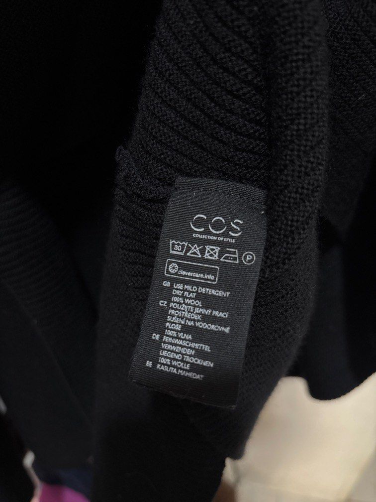 COS boxy knit jumper - black - wool (Category: Longsleeves) located in Cabuyao City. Submitted by nevernotdecluttering (Listing ID 1467240325, Image 3). Description: +₱100 sf via j&t medium pouch within luzon no issues - too warm for ph weather tho may side slits sya fits up to medium.