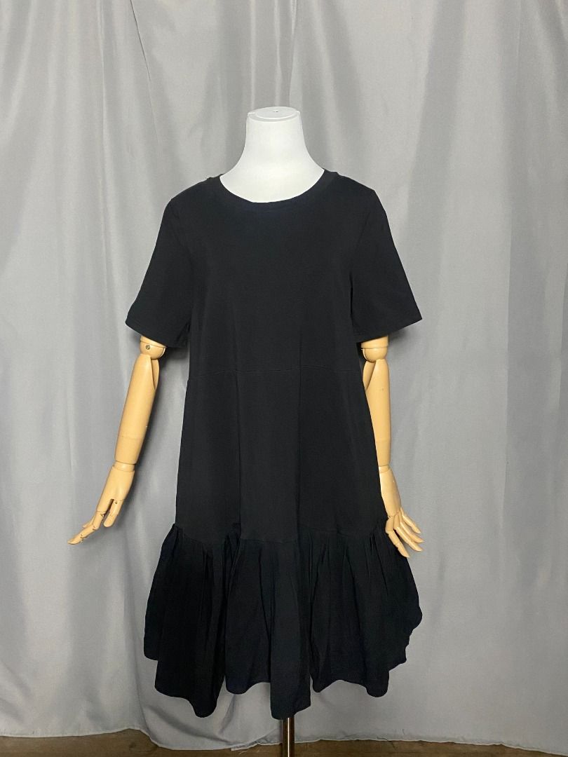 COS gathered panel cotton dress (Category: Dresses) located in Las Pinas. Submitted by ipickyou (Listing ID 1467342899, Image 2). Description: Unwashed Condition: 10/10 𝗠𝗲𝗮𝘀𝘂𝗿𝗲𝗺𝗲𝗻𝘁𝘀 𝘄𝗵𝗲𝗻 𝗹𝗮𝗶𝗱 𝗳𝗹𝗮𝘁: -Size M -Shoulder to shoulder: 15” -Armpit to armpit: 18 1/2” -Length: 38” .