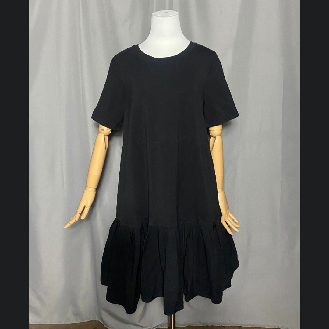 COS gathered panel cotton dress (Category: Dresses) located in Las Pinas. Submitted by ipickyou (Listing ID 1467342899, Image 1). Description: Unwashed Condition: 10/10 𝗠𝗲𝗮𝘀𝘂𝗿𝗲𝗺𝗲𝗻𝘁𝘀 𝘄𝗵𝗲𝗻 𝗹𝗮𝗶𝗱 𝗳𝗹𝗮𝘁: -Size M -Shoulder to shoulder: 15” -Armpit to armpit: 18 1/2” -Length: 38” .