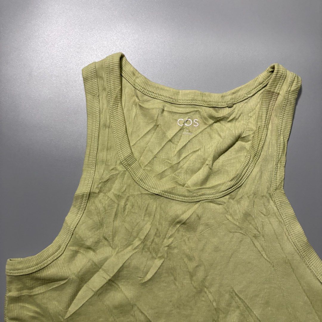 COS Tank Top (Category: Shirts) located in Tayabas. Submitted by bayabaskartell (Listing ID 1467313549, Image 2). Description: Bleedings.