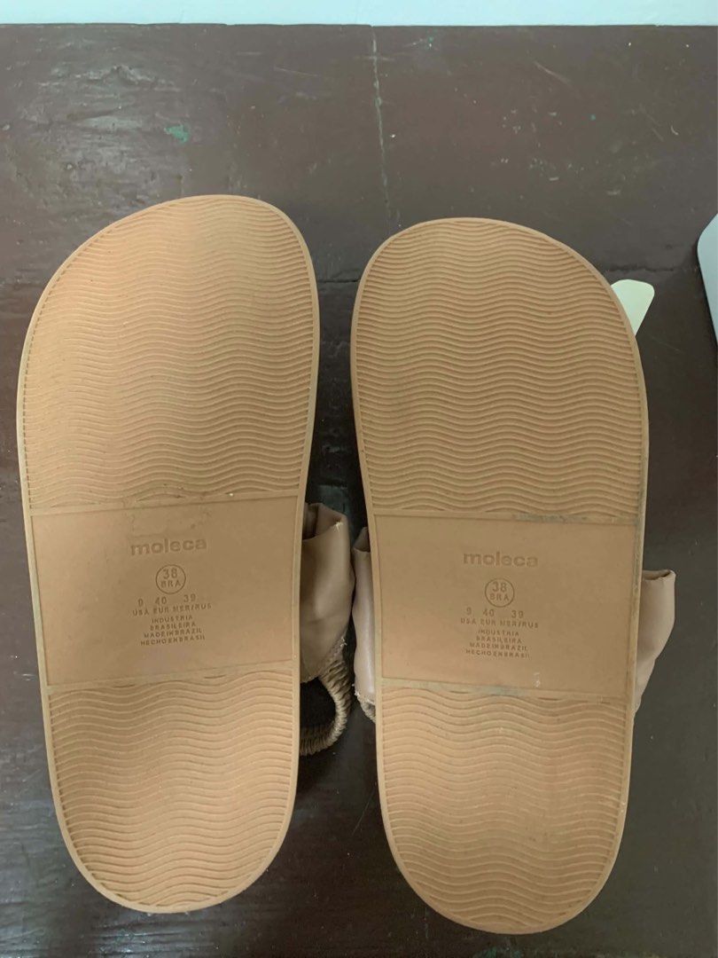 Cream Sandals size 10W (wide) (Category: Flats & Sandals) located in Borongan. Submitted by kabes_jane (Listing ID 1467188915, Image 2). Description: - Color: Cream - Style: Slip-on sandals with twisted strap design - Size: 10 US - Condition: Clean, brand new, and ready to wear - Ideal for: Casual daily wear, beach trips, and warm weather outfits.