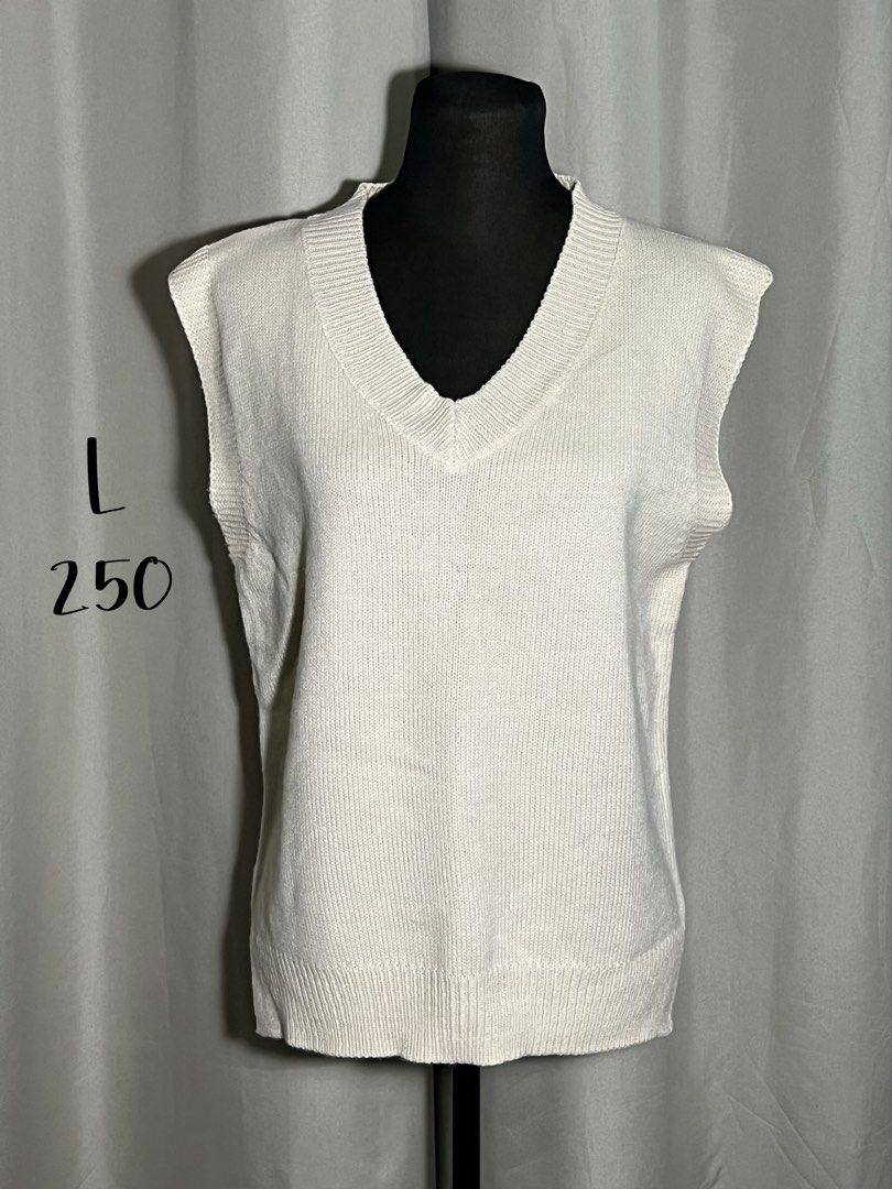 Cream v-neck knit vest (Category: Vests) located in Las Pinas. Submitted by jilanah (Listing ID 1467355296, Image 1). Description: Never used.