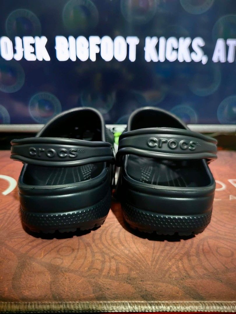 Crocs Classic clog size 13 US (Category: Slippers & Slides) located in Pasig City. Submitted by titojek (Listing ID 1467298900, Image 3). Description: ⚠️ For sale only. 🔥 Brand new and legit Cr0cs Classic clog size 13 US. 💵 2,400. Fixed price (3,495 SRP) 🛵 Lalamove or Grab ✈️ J&T and JRS (no rush shipping) 💳 Payment • Gcash or Security Bank ❌ Wala na akong meet up. ❌ Walang COD/COP. ❌ Walang Sh0pee checkout. 📍Pinagbuhatan, Pasig City 💡Actua