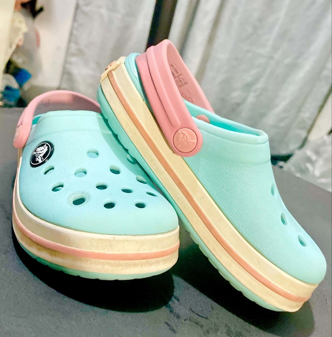 Crocs for kids (Category: Babies & Kids Fashion) located in San Mateo. Submitted by safeearth21 (Listing ID 1467361523, Image 2). Description: preloved size C3.