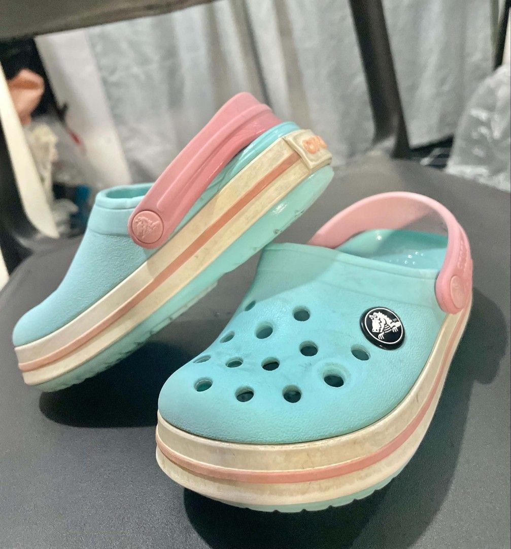 Crocs for kids (Category: Babies & Kids Fashion) located in San Mateo. Submitted by safeearth21 (Listing ID 1467361523, Image 1). Description: preloved size C3.