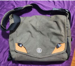 Crumpler The Junket Messenger Bag Black, Men's Fashion, Bags, Sling ...
