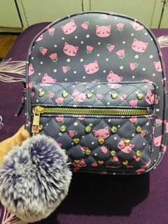 (Category: ) located in . Submitted by sjprelovedbotique (Listing ID 1467179040, Image 1). Description: .