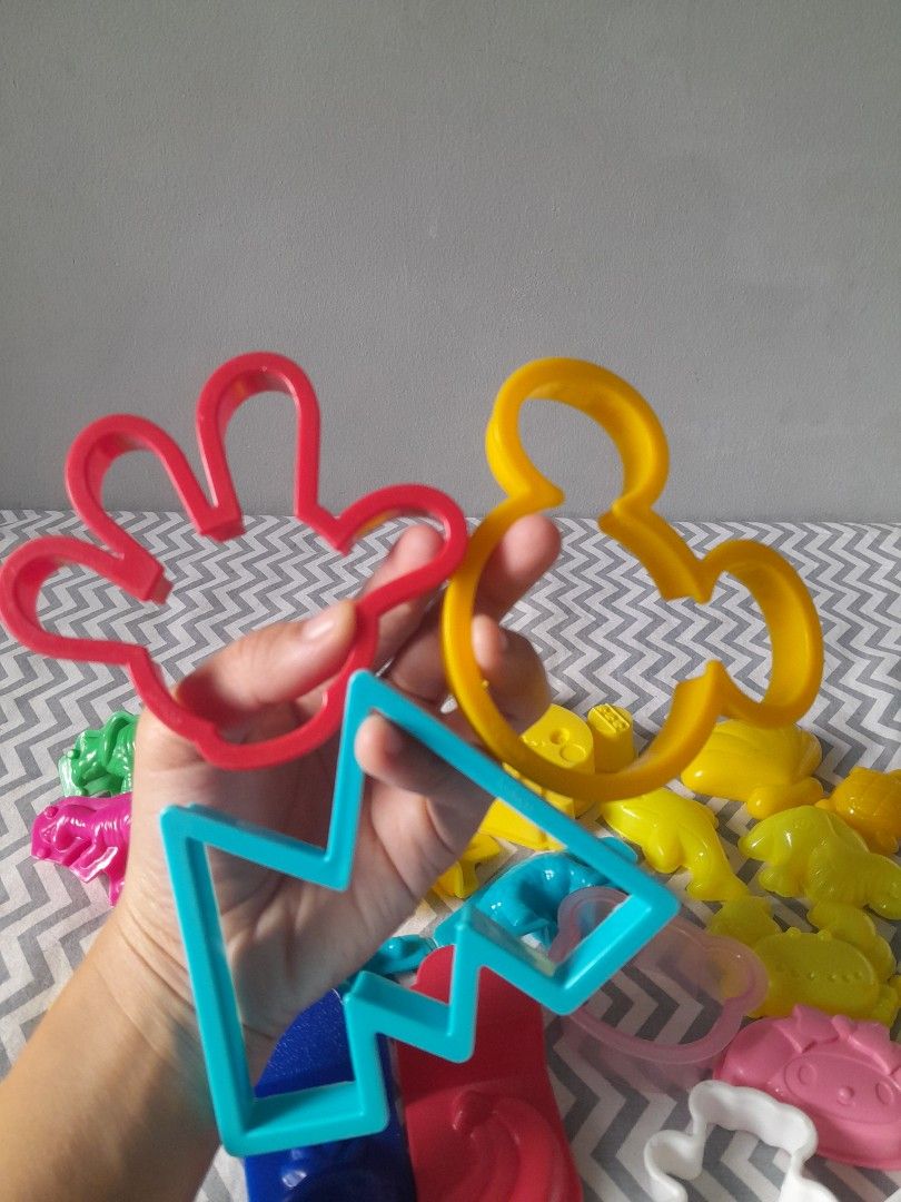 Cutters, Molders, etc. (Category: Educational & Learning Toys) located in Pasig City. Submitted by three.babybears (Listing ID 1467271830, Image 2). Description: .