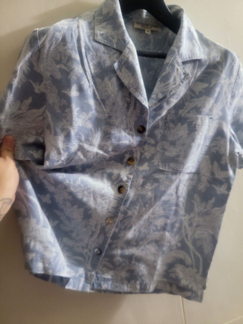 Cynthia Max Relax Top (Category: Blouses) located in Los Banos. Submitted by lopecruz (Listing ID 1467296237, Image 2). Description: armpit : 20" length : 23" like new, no flaws Medium.