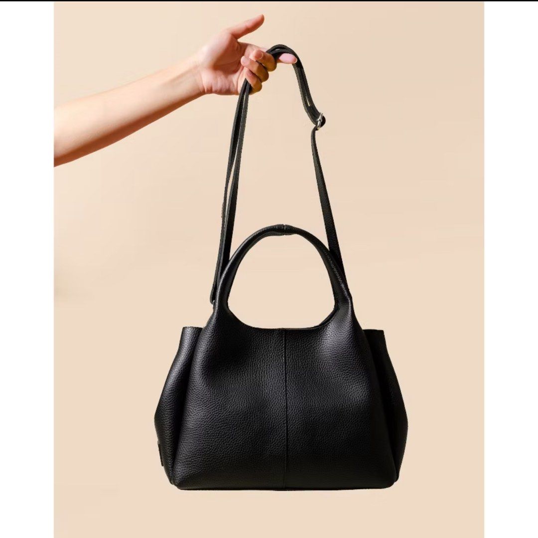 Daily Carry Black Pebble Bag (Category: Shoulder Bags) located in Makati City. Submitted by shopwith_faye (Listing ID 1467266673, Image 3). Description: Daily Carry Black Pebble Bag With Dust Bag Original Price:₱1,299.