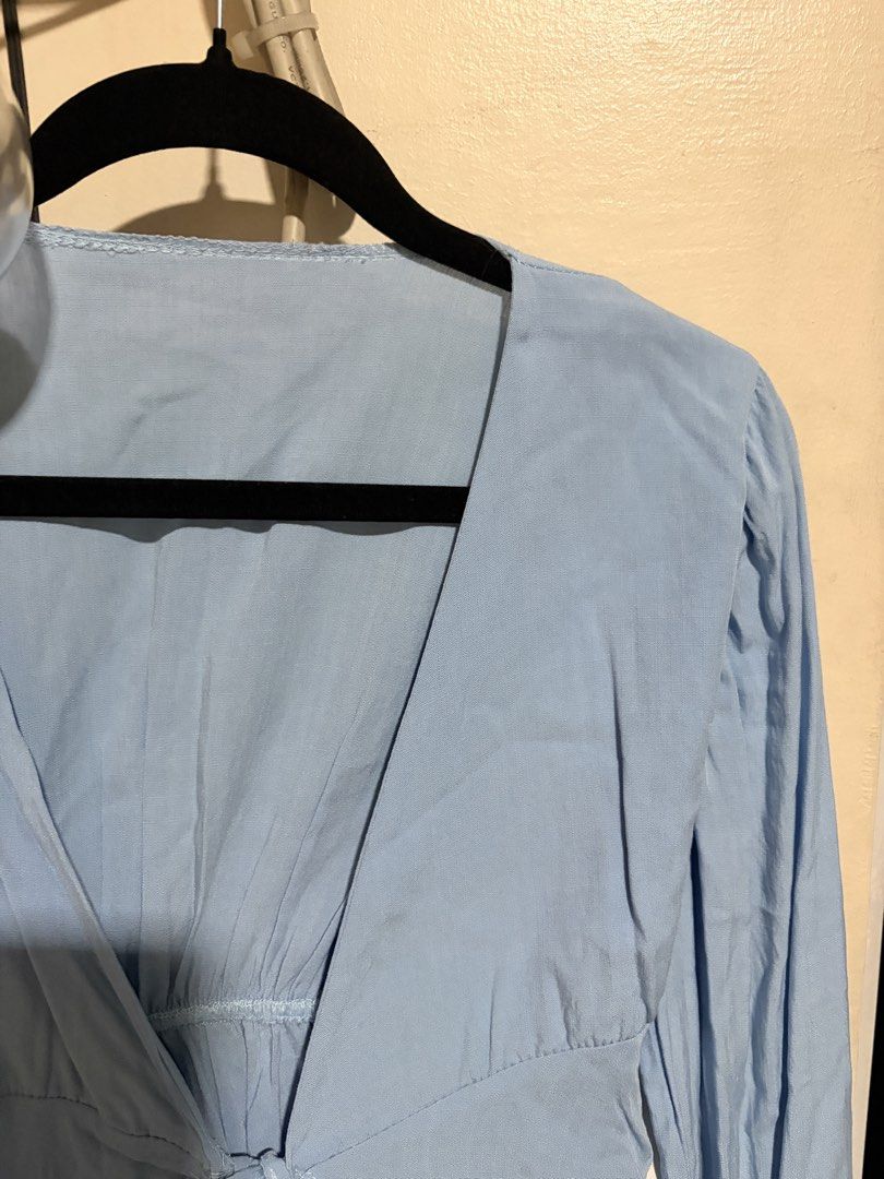 Dainty Cover up (Category: Longsleeves) located in Manila. Submitted by ayabananana (Listing ID 1467271032, Image 2). Description: .