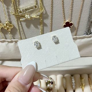 (Category: ) located in . Submitted by curatedbykhy (Listing ID 1467342802, Image 1). Description: .