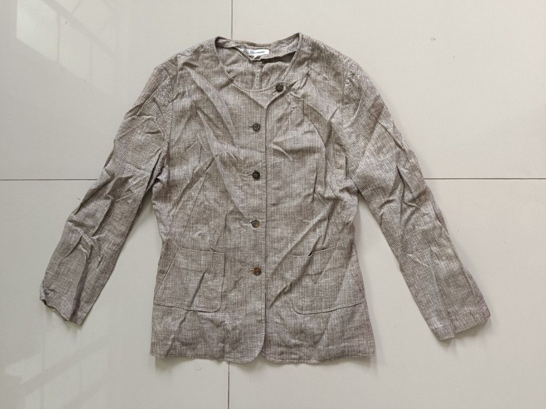 d.andrews Neutral Chevron Patterned Collarless Button-Down Jacket / Blazer (Category: Coats, Jackets and Outerwear) located in Valenzuela. Submitted by justgorjas (Listing ID 1467184463, Image 2). Description: Size: Fits Small to Medium.