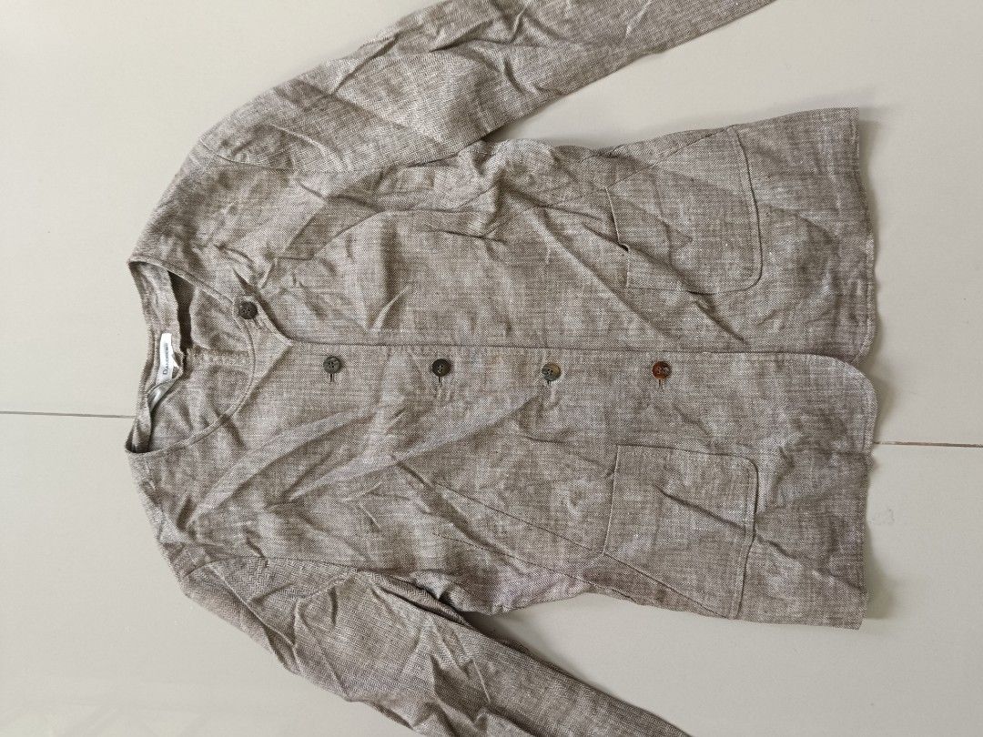 d.andrews Neutral Chevron Patterned Collarless Button-Down Jacket / Blazer (Category: Coats, Jackets and Outerwear) located in Valenzuela. Submitted by justgorjas (Listing ID 1467184463, Image 3). Description: Size: Fits Small to Medium.