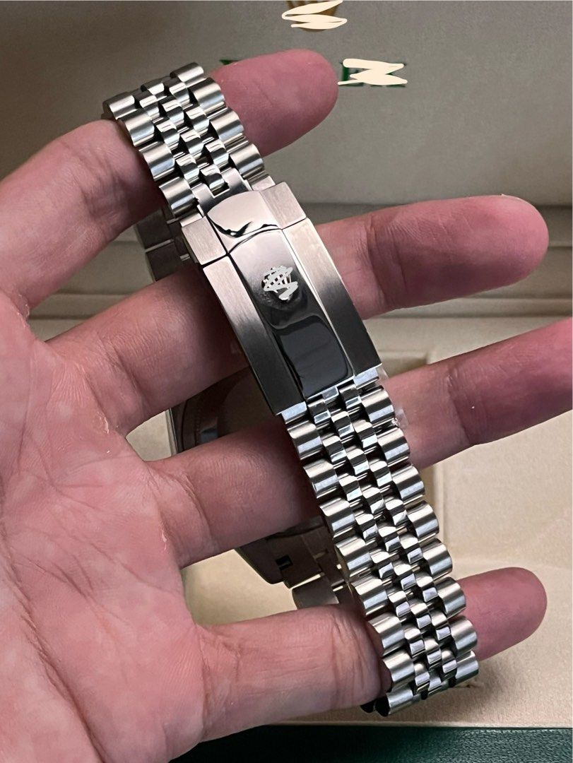 Datejust 36 Pink Diamond Dial (Category: Luxury Watches) located in Manila. Submitted by stanlicu (Listing ID 1467333754, Image 2). Description: Ref. 278274 BPF SupC - Datejust 36mm Pink Diamond Hour Markers Dial - Automatic Movement (Manual Winding and Hacking) - Miyota 8215 Movement (used in Citizen watches) - Oyster Clasp - Complete Links - 904L Stainless steel case and bracelet - Complete set of papers and box - Available in 36mm and 31mm Pre