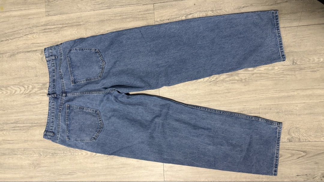 Dazy Blue Denim Wide Leg Jeans Size M (Category: Jeans) located in Caloocan City. Submitted by kobeeeee_12 (Listing ID 1467230185, Image 2). Description: - Brand: Dazy - Size: M - Color/Wash: Medium blue wash - Fit: Wide leg silhouette with relaxed hips and thighs - Details: Classic five-pocket styling, front zip fly, standard belt loops - Condition: Clean hems, solid stitching, excellent ready-to-wear condition.