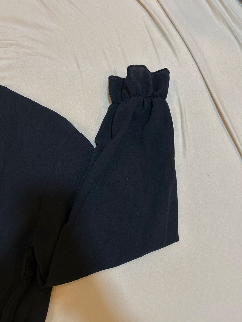 DAZY SHEIN Black Long Sleeve Blouse with Drawstring Waist (Category: Blouses) located in Quezon City. Submitted by kyokoaman (Listing ID 1467301714, Image 3). Description: Black long sleeve blouse with a v-neckline. Drawstring waist lets you adjust the fit easily. Sleeves have ruffled cuffs. Lightweight fabric, great for layering or wearing on its own..