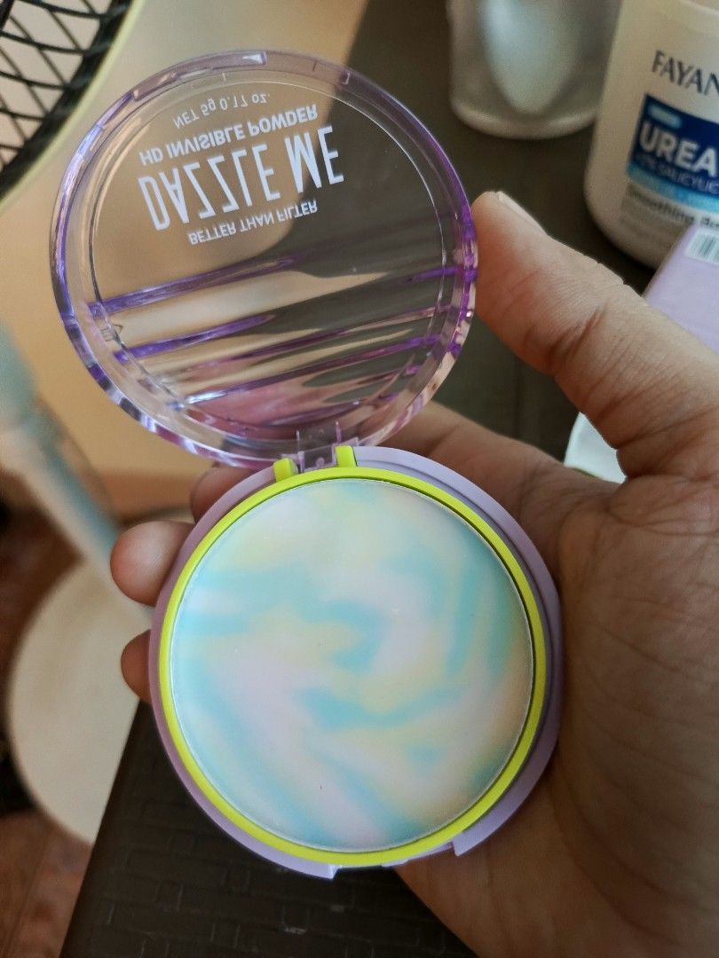 Dazzle Me HD Invisible Powder (Category: Makeup) located in Malasiqui. Submitted by shop.bea (Listing ID 1467183636, Image 3). Description: - used 2x - expiry 2027 - will remove the puff before shipping for hygiene purposes rfs: decluttering :) for payment: gcash or maribank courier: j&t express buyer shoulders shipping. no cod :).
