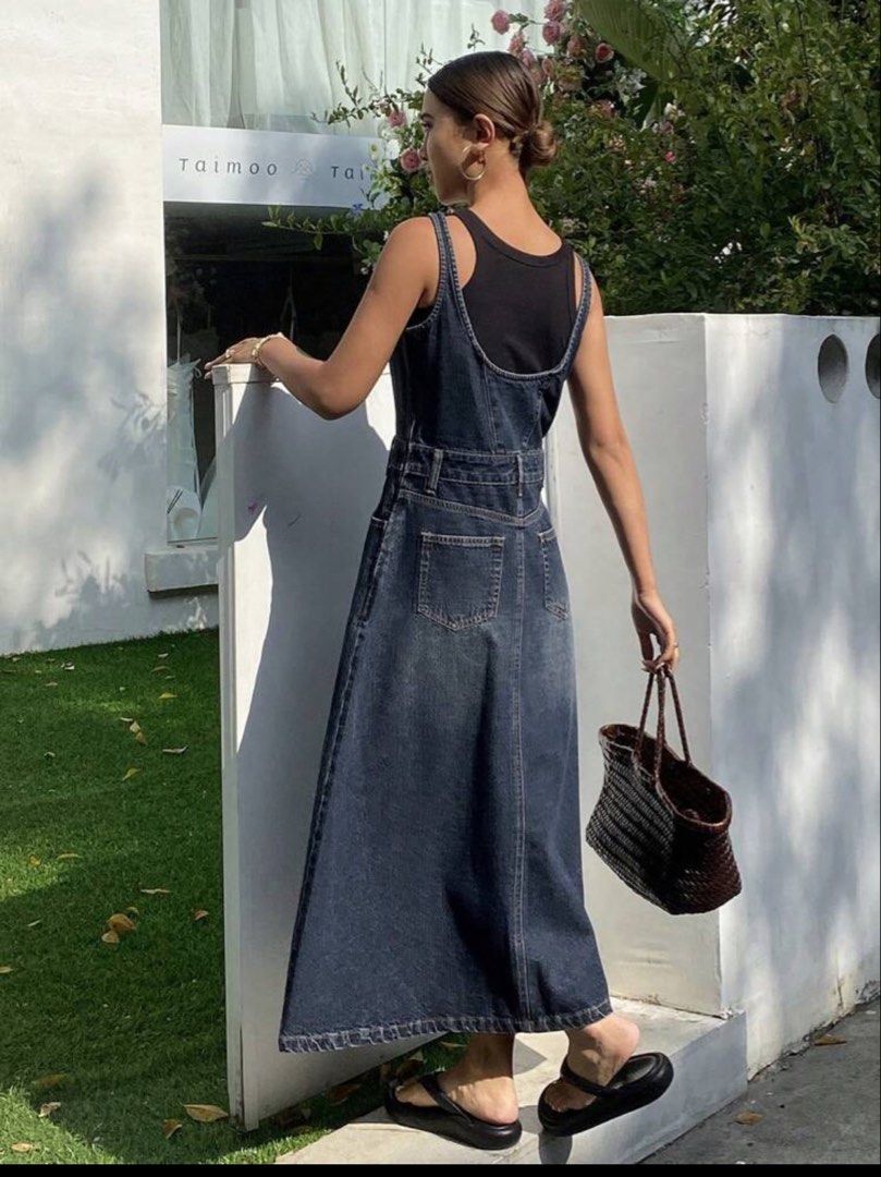 Denim Boat Neck Dress (Category: Dresses) located in Iloilo. Submitted by dabyladaby2 (Listing ID 1467179447, Image 2). Description: Note: the black insert is not included Thick Denim/Jeans Fabric Bust : 34.6 in Waist : 31.1 in Length : 46.5 in.