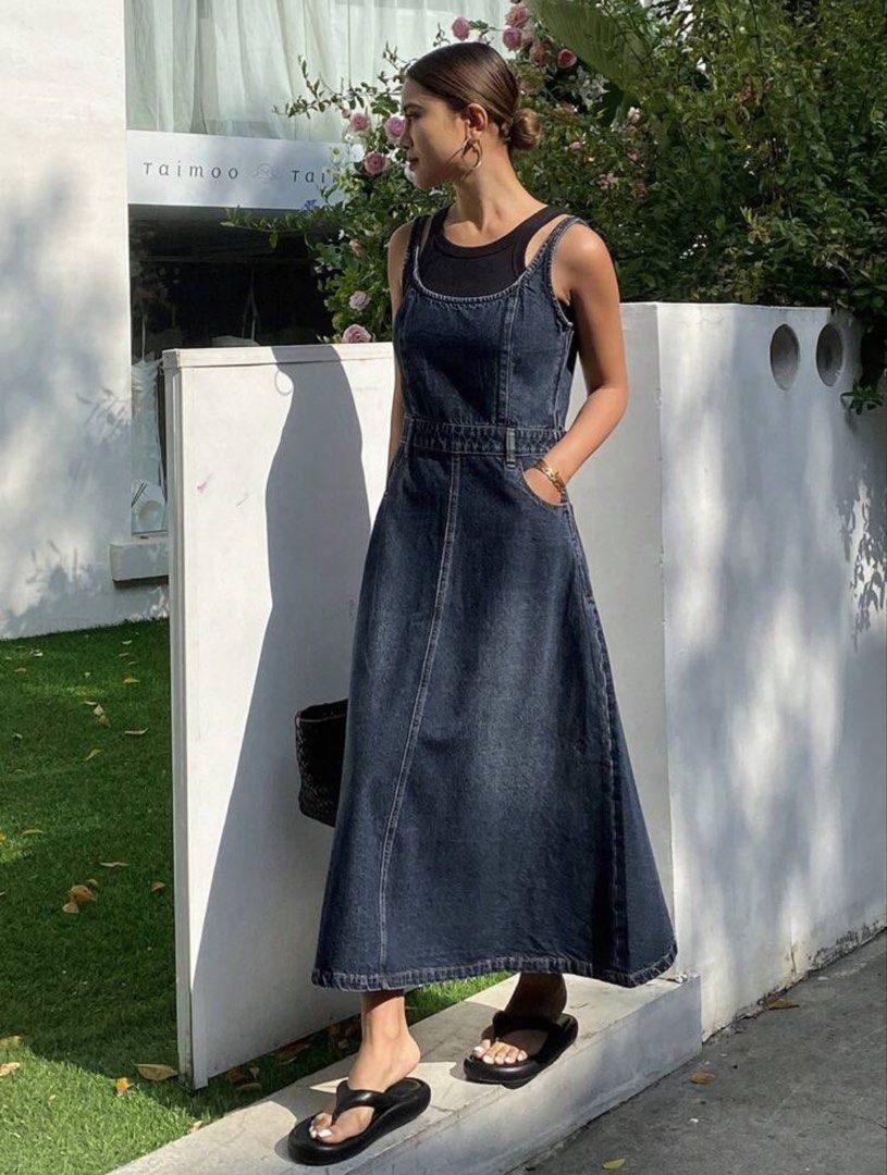 Denim Boat Neck Dress (Category: Dresses) located in Iloilo. Submitted by dabyladaby2 (Listing ID 1467179447, Image 1). Description: Note: the black insert is not included Thick Denim/Jeans Fabric Bust : 34.6 in Waist : 31.1 in Length : 46.5 in.