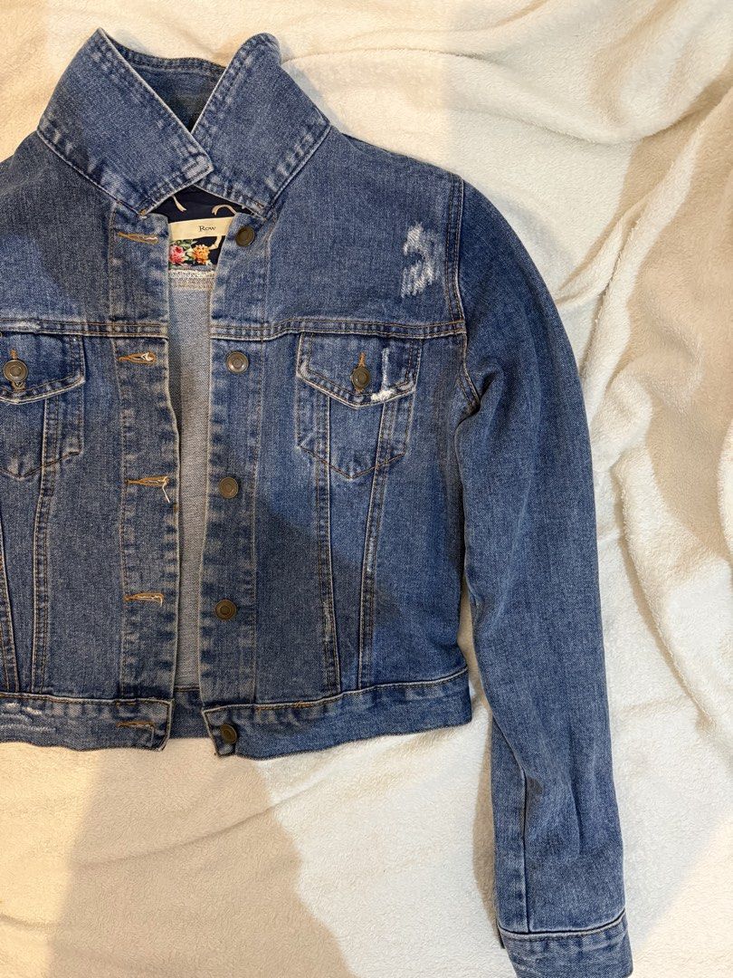 Denim Jacket (Category: Coats, Jackets and Outerwear) located in Mandaue City. Submitted by meh.soh (Listing ID 1467285050, Image 2). Description: Size: xs-s Mode of Payment: Gcash Delivery: Maxim (within Cebu) j&t (outside cebu).