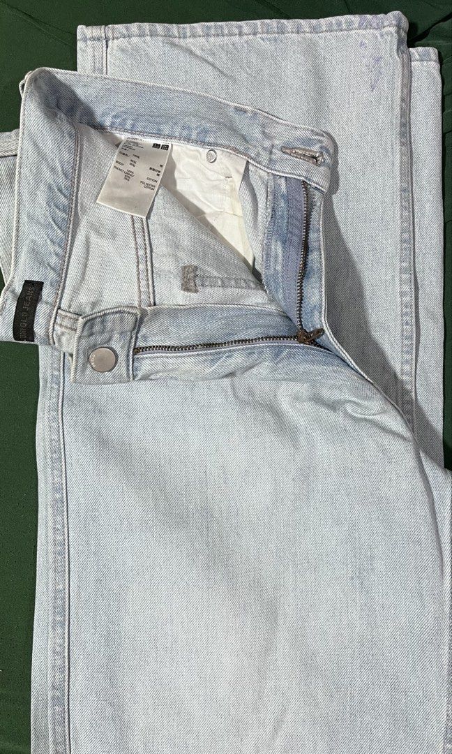 Denim Jeans wide leg (Category: Jeans) located in Imus. Submitted by jjulie.rtw (Listing ID 1467347934, Image 2). Description: Denim Jeans wide leg Size : 29- 30 Length:40 Good as new, No issue Easy to wear daily casual pair with tops. .