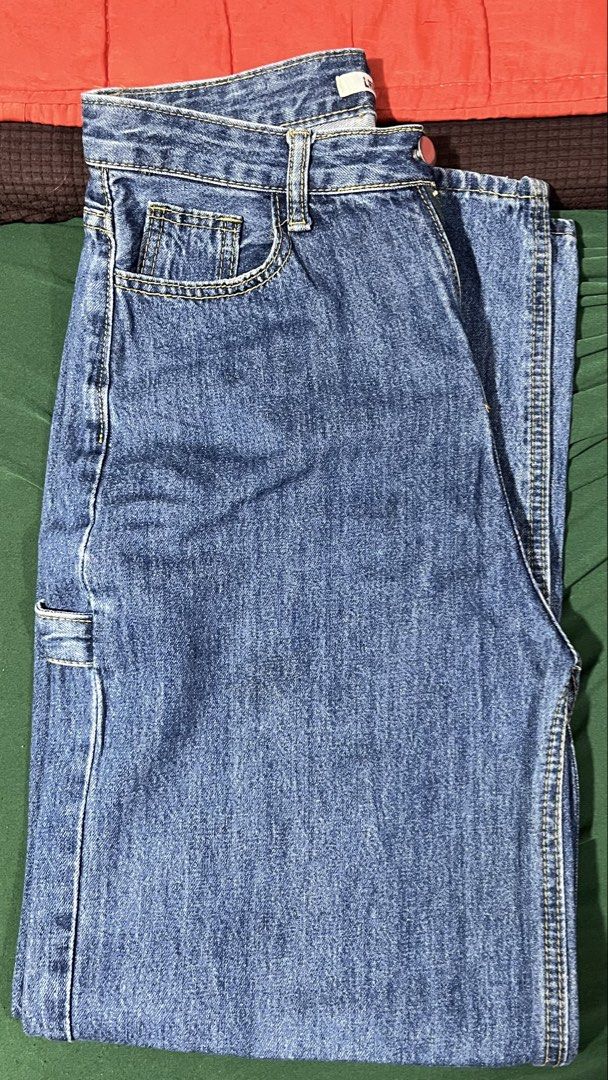 Denim jeans wide leg (Category: Jeans) located in Imus. Submitted by jjulie.rtw (Listing ID 1467349239, Image 3). Description: Denim Jean wide leg Waist : 27-28 Length:39 Good as new No Issue .
