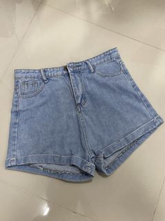 (Category: ) located in . Submitted by helloitswei (Listing ID 1467324121, Image 1). Description: .
