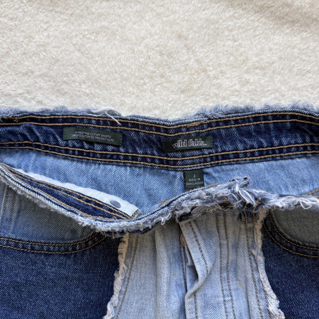 Denim Shorts (Category: Shorts) located in Mandaue City. Submitted by meh.soh (Listing ID 1467285768, Image 3). Description: Size: 2 (24) From US Mode of Payment: Gcash Delivery: Maxim (within Cebu) j&t (outside Cebu).