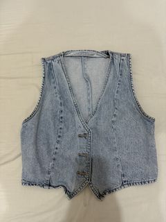 (Category: ) located in . Submitted by beas_closet (Listing ID 1467321671, Image 1). Description: .