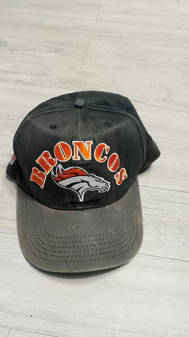 Denver Broncos NFL Mitchell & Ness Hat (Category: Caps & Hats) located in Pasig City. Submitted by lonski1181 (Listing ID 1467272565, Image 1). Description: vintage cap bought this early 2000 400p only .
