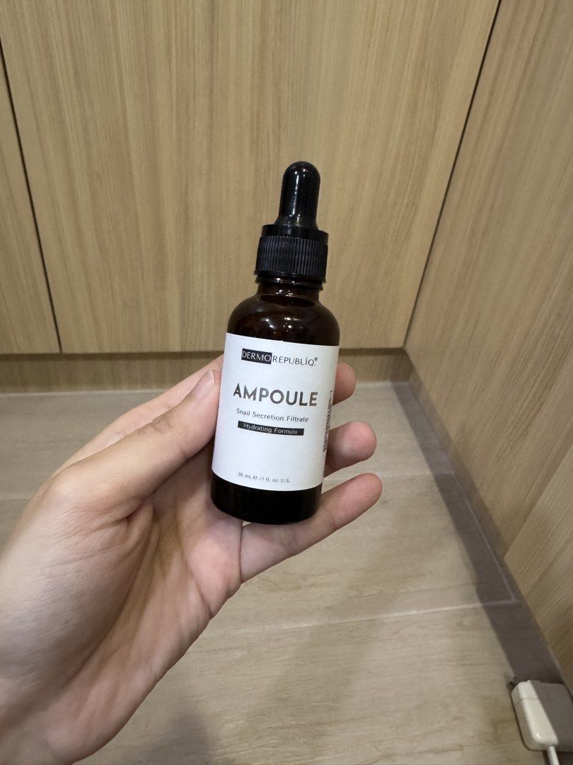 Dermorepubliq 55% Snail Hydrating Ampoule 30ml (Category: Face Care) located in Taguig. Submitted by chinitafinds (Listing ID 1467259928, Image 1). Description: - Brand: Dermorepubliq - Product: Ampoule with Snail Secretion Filtrate - Size: 30ml brown glass dropper bottle - Condition: Brand new, unopened box included - Expiry Date: 12/2026 - Benefits: Provides intense hydration and extra moisture for your daily skincare routine Payment first befo