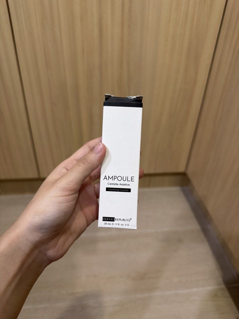 Dermorepubliq 82% Cica Clarifying Ampoule 30ml (Category: Face Care) located in Taguig. Submitted by chinitafinds (Listing ID 1467260309, Image 3). Description: - Dermorepubliq Centella Asiatica ampoule with clarifying formula. - Size is 30ml or 1 fl. oz. - Expiry date 03/2027 - Includes the original outer packaging box, though the top flap shows minor wear - Unused skincare item stored properly Payment first before shipping.