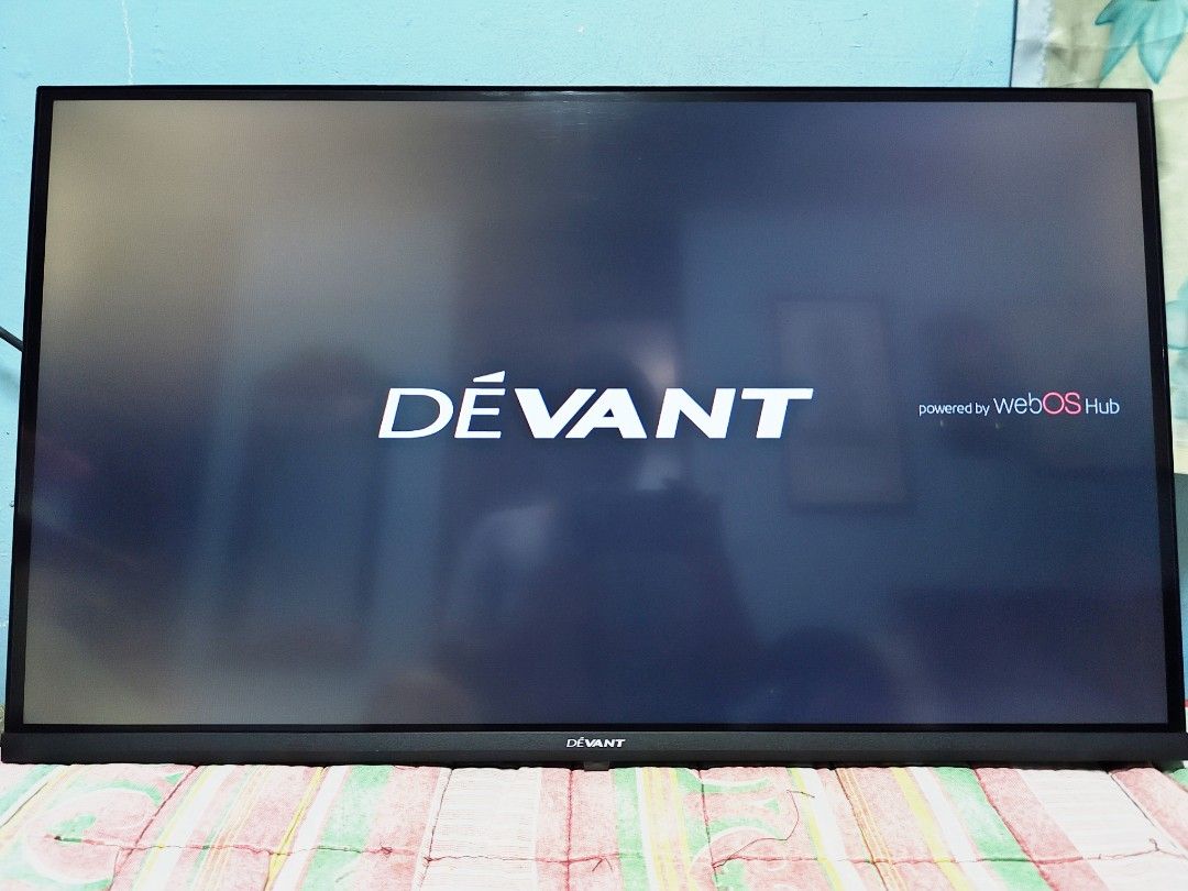 Devant 32 WebOS Smart LED TV (Category: TV) located in Manila. Submitted by marco_pobleets (Listing ID 1467293923, Image 2). Description: Devant 32 Smart WebOS LED TV Model: 32STW101 Selling: 4,700 WebOS Hub by LG Wifi & Bluetooth Ready Frameless Display Voice Command Remote Control Digital Channel Ready (no need for tv plus) Top Condition! No Hidden Issues! Warranty Seal Intact! Unit & Remote Control Only! No Stand! No Box! location: Taguig City
