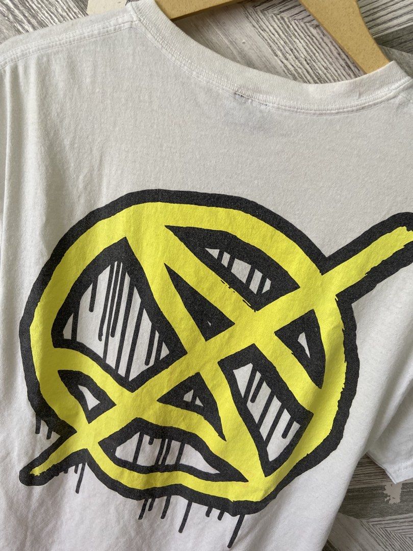 Deviluse tee (Category: Tshirts & Polo Shirts) located in Sandakan. Submitted by looted.sr99 (Listing ID 1467229299, Image 3). Description: Deviluse Tee ✅MYR30 ✅Condition 9/10 ✅Pit 21 Labuh 28 DO PM ME IF URE INTERESTED@OFFER UR BESTPRICE #Lootedbysr99.