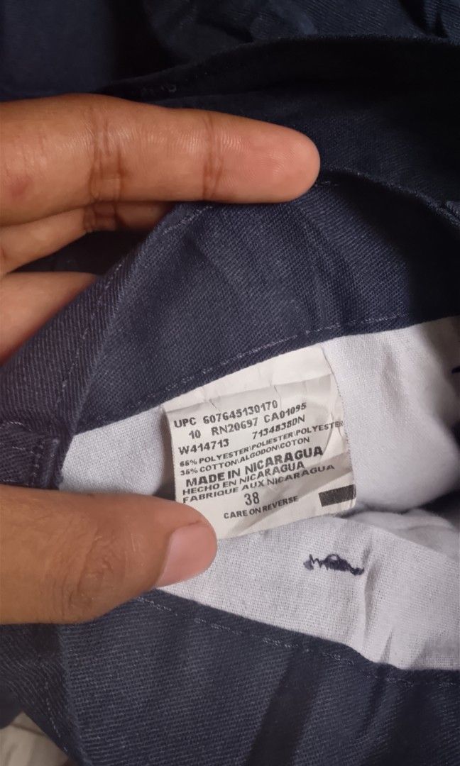 DICKIES (Category: Shorts) located in Manila. Submitted by plong7 (Listing ID 1467184771, Image 3). Description: - Brand: Dickies - Type: Work Shorts / Cargo Shorts - Color: Navy Blue - Features: Side cargo pocket, classic Dickies logo patches, durable twill fabric, relaxed fit - Style: Utility / Workwear — sturdy, functional, multiple pockets - Condition: Looks new with tag attached Dimes: 38x26 Location:Davao.