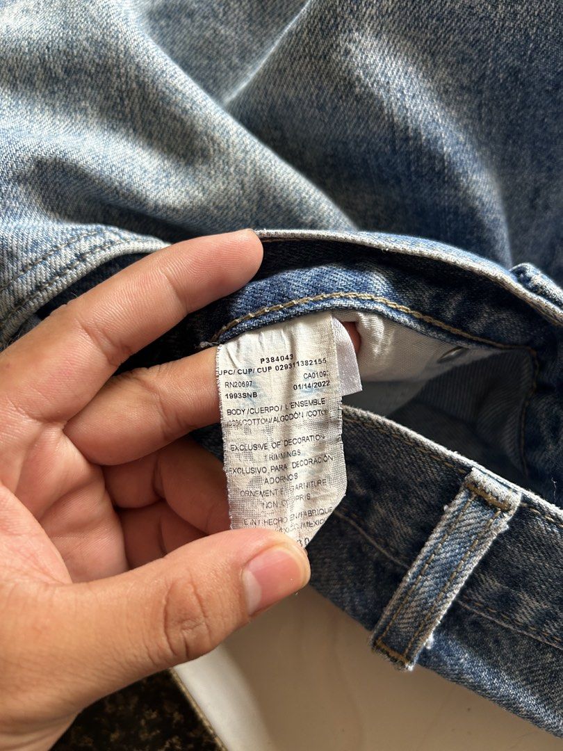 Dickies Denim Carpenter Jeans (Category: Jeans) located in Amadeo. Submitted by archived_stole (Listing ID 1467302694, Image 3). Description: Vintage Dickies Carpenter Pants -Waist:40 -Length: 42.5 -Thigh: 14 -Hem: 10 -Good Condition! -Color rate: 9/10 -issue: Stains, missing one belt -Color may vary due to lighting. Pm/Dm📥 Jnt/Lalamove🛵 .