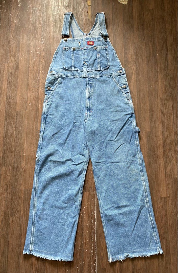 Dickies denim overall carpenter (Category: Activewear) located in Cebu City. Submitted by 0pong (Listing ID 1467207594, Image 1). Description: - Dickies overall carpenter - Excellent - Issue sign of usage - Size Medium(32x30) 📍Cebu city .