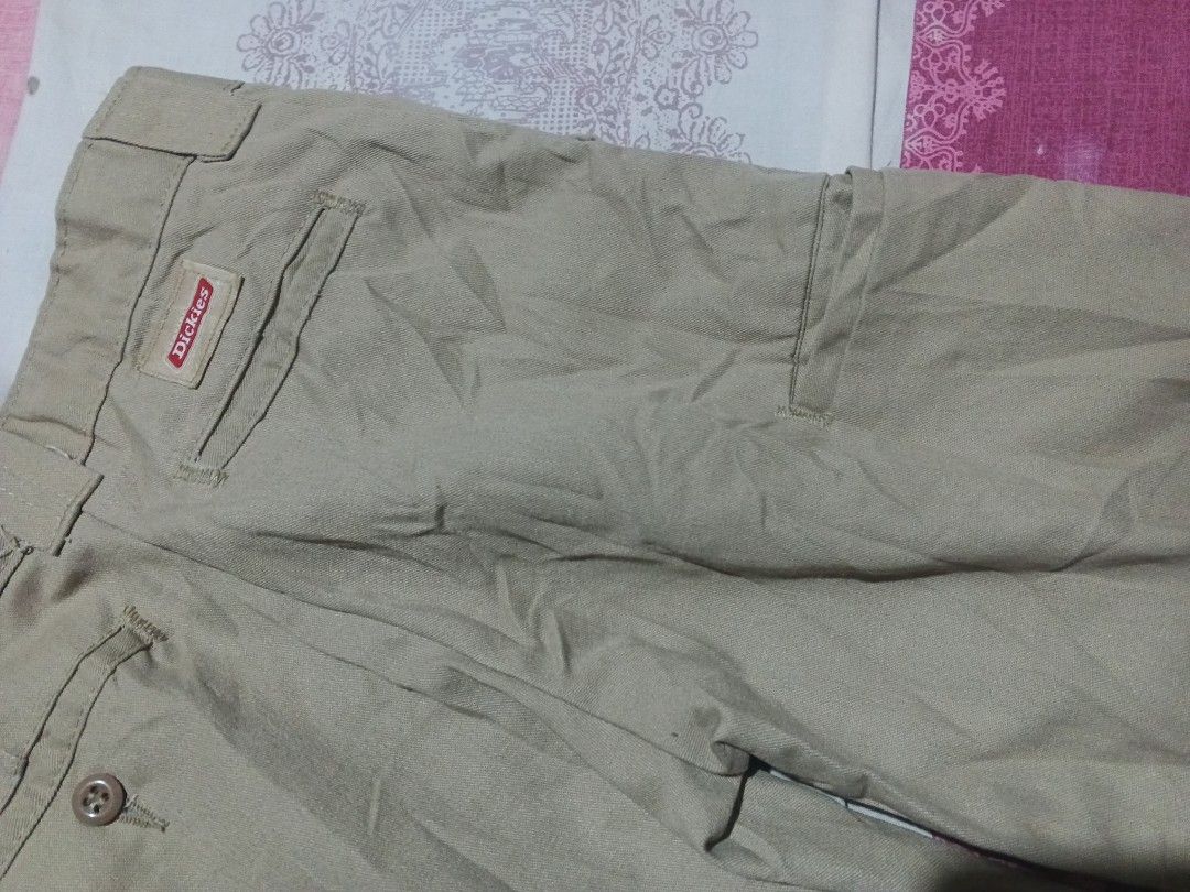 dickies double knee for kids (Category: Activewear) located in Isabel. Submitted by nieljun112187 (Listing ID 1467290978, Image 3). Description: dickies double knee for kids width 24 length 29 colorate 9 issue may kunti lang tattered sa baba pero dnaman halata ....