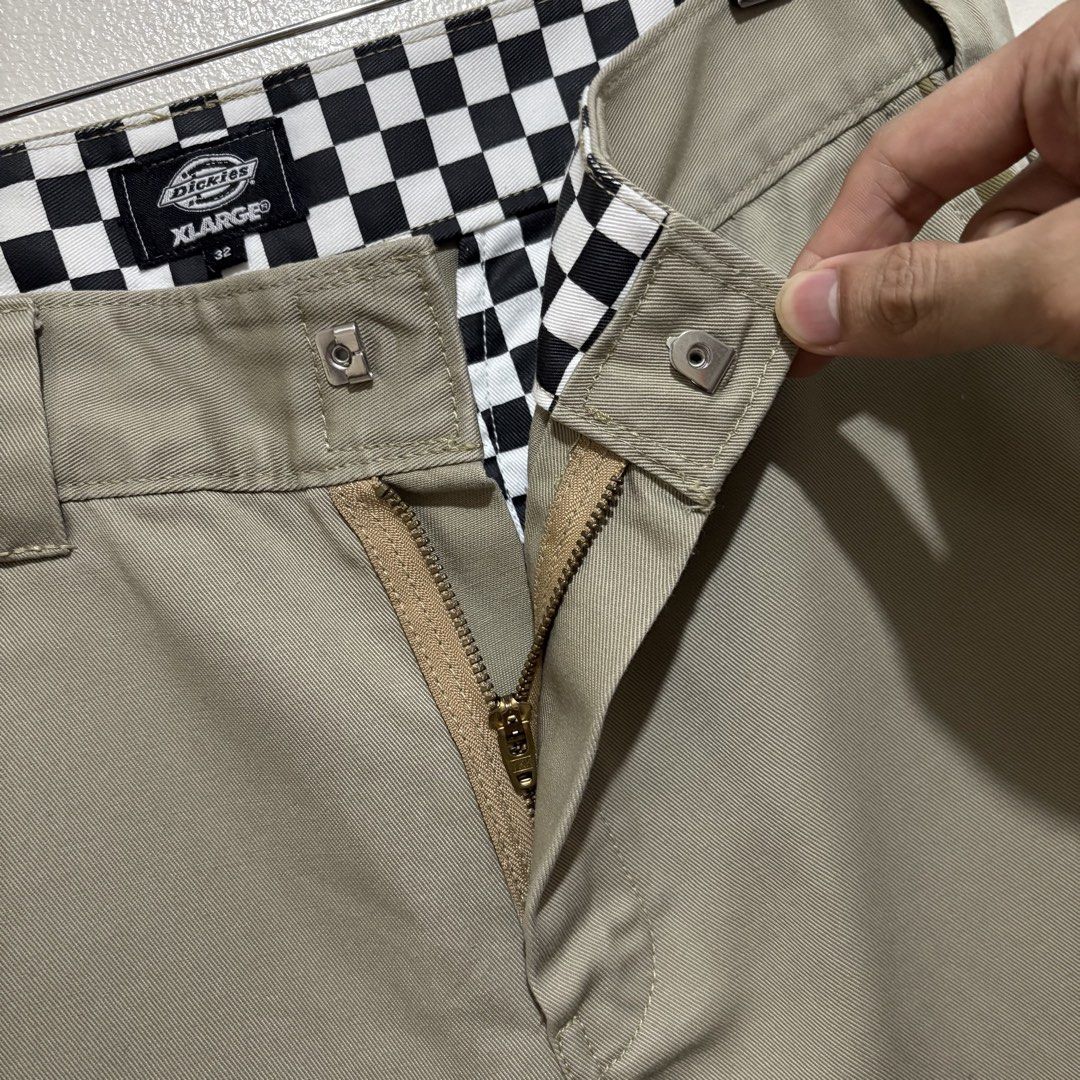 DICKIES X X-LARGE KHAKI PANTS (Category: Jeans) located in Manila. Submitted by AauuStin (Listing ID 1467193530, Image 2). Description: •Waist32 L41.5 •Excellent Condition .
