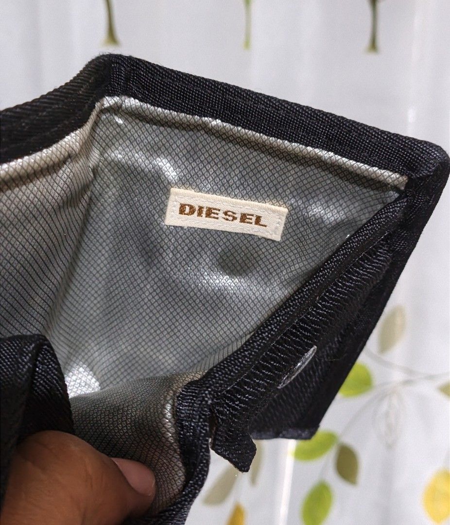 DIESEL WALLET (Category: Wallets & Card Holders) located in Sipocot. Submitted by quickpickstuff (Listing ID 1467245921, Image 3). Description: IN GOOD CONDTION NEED WASH ONLY.