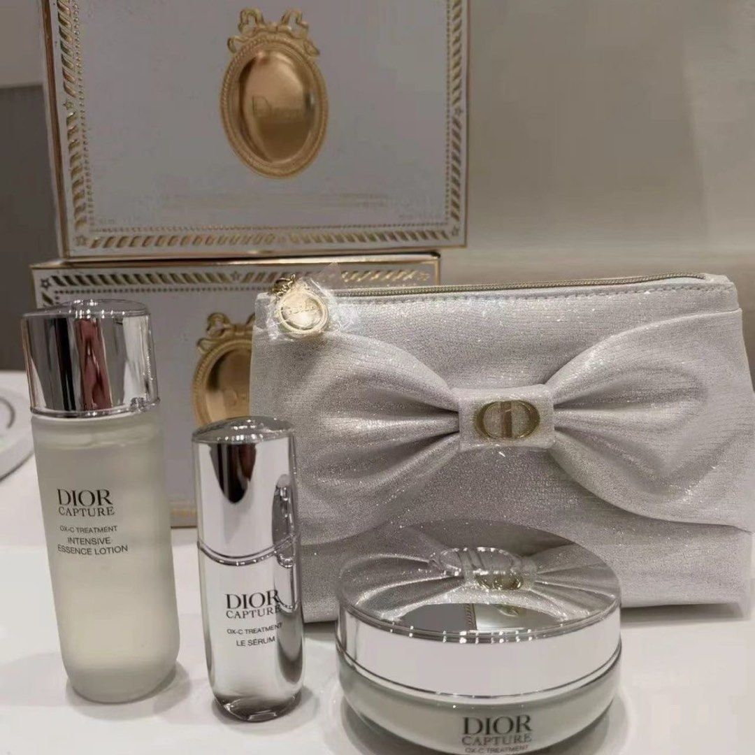 Dior 七夕2026限定少女蝴蝶結化妝包收納新款便攜 （分類：飾物架、飾物盒、飾物收納盒）位於 Hong Kong。 由 japanpriceoff 提交（商品編號 1467349422，圖片 4）。簡介： 。