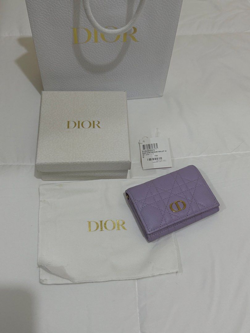 Dior caro wallet (Category: Luxury Bags & Wallets) located in Santa Rosa. Submitted by pasabuy_by_angel (Listing ID 1467199888, Image 1). Description: .