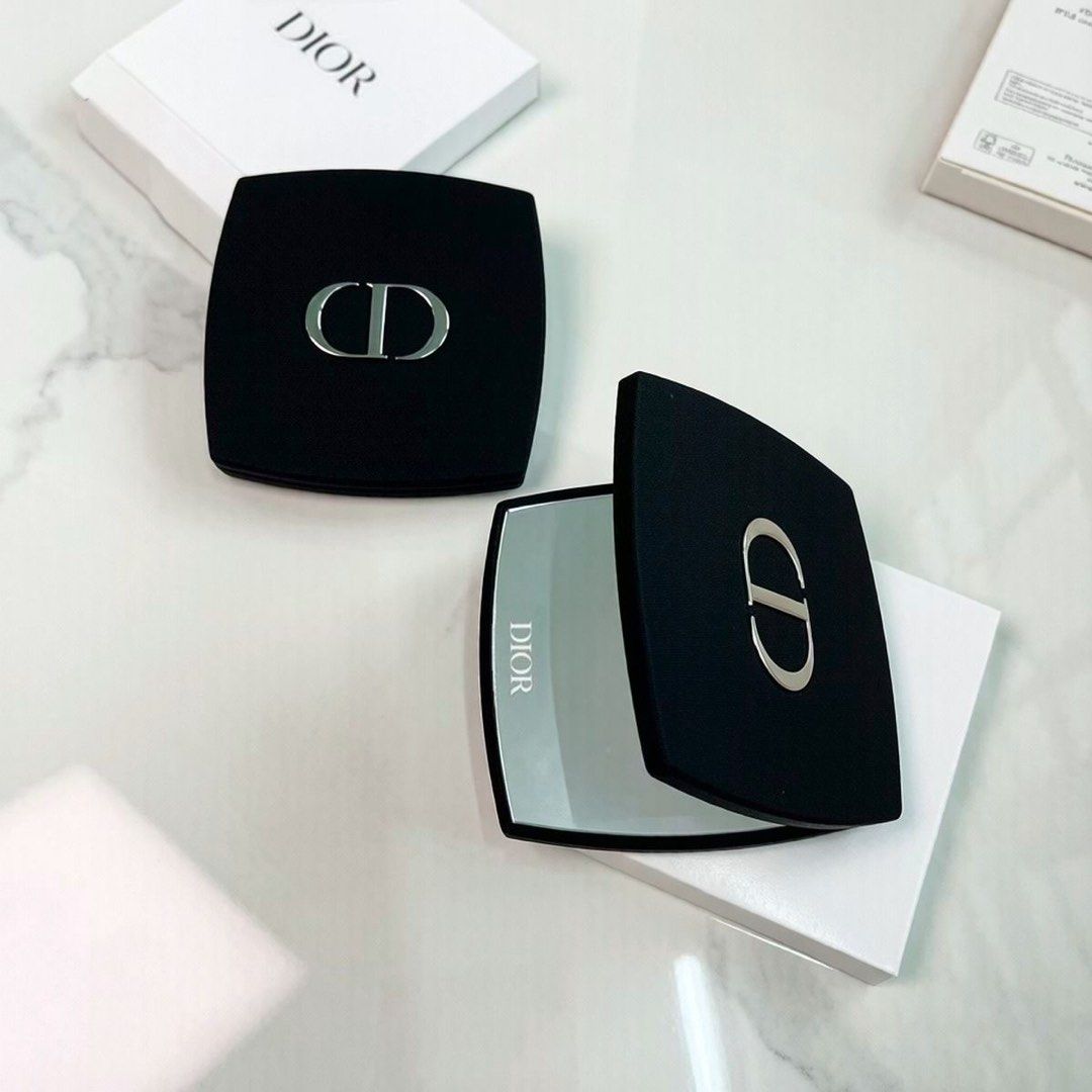 Dior Compact Mirror (Category: Luxury Accessories) located in Caloocan City. Submitted by elkeith (Listing ID 1467206007, Image 2). Description: .