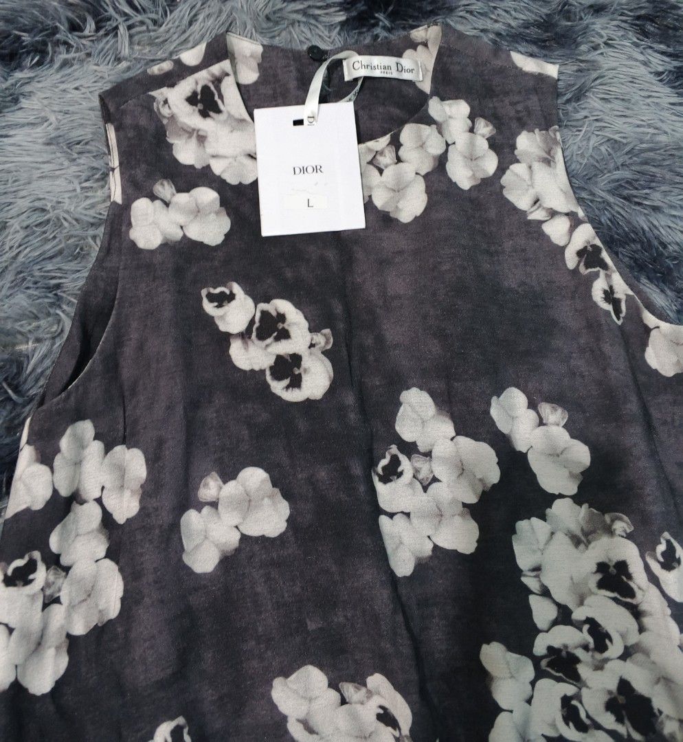 dior dress sleeveless new (Category: Dresses) located in Magalang. Submitted by trendz67271 (Listing ID 1467205631, Image 2). Description: brand new bought from abroad size reference in photos large size.