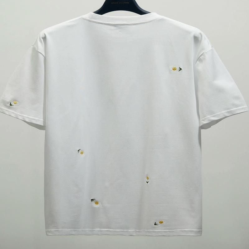 DIOR 迪奧Saddle雙肩背囊 可調肩帶 拉鏈開合 （分類：旅遊 - 旅行必需品及用品）位於 Hong Kong。 由 epicstone.aed407 提交（商品編號 1467350759，圖片 2）。簡介： 只做優質靚貨，所有圖片均為實拍，真正所見即所得。購買後支持退換，不設面交，全單只以快遞寄送，交易過程安心便捷。。